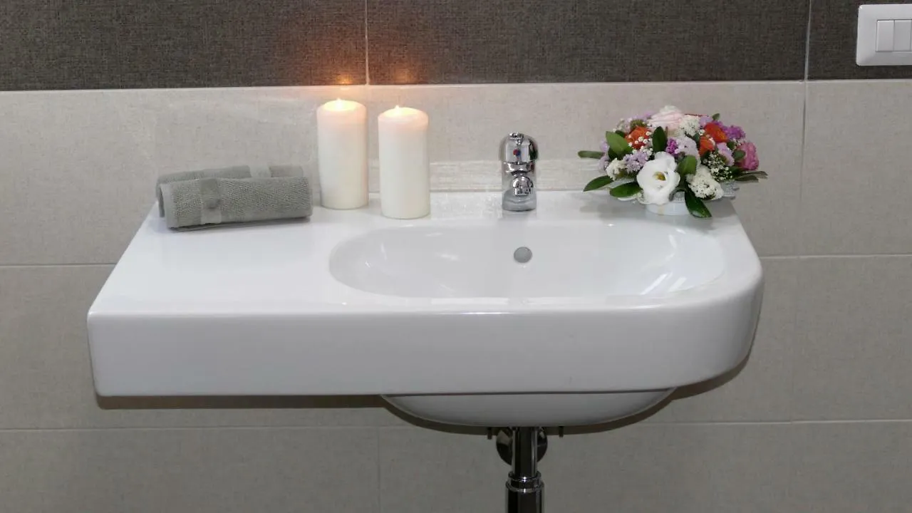 Cairoli Exclusive Rooms & Suite Brindisi 2*,