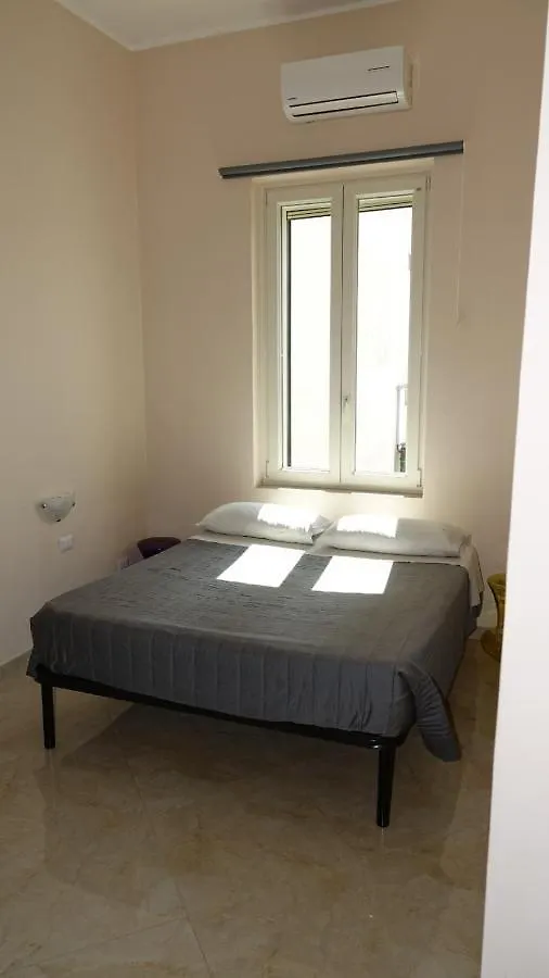 Cairoli Exclusive Rooms & Suite Brindisi Bed & Breakfast